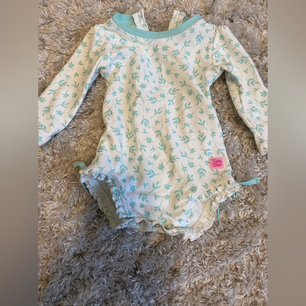 6-12m EUC Ruffle Butts swimsuit